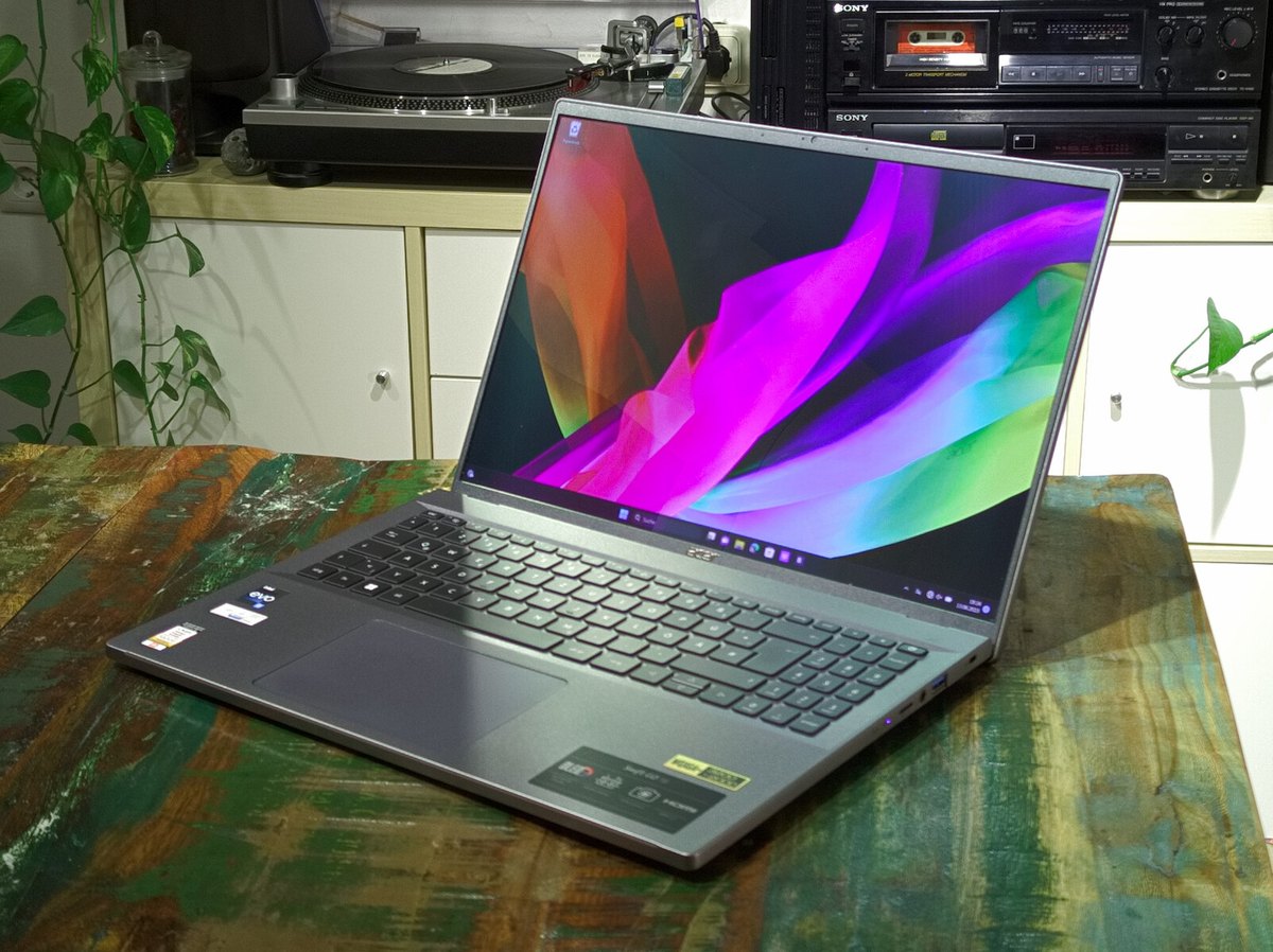 Acer Swift Lite 16" Laptop — wholesale from Devin Tech Inc.